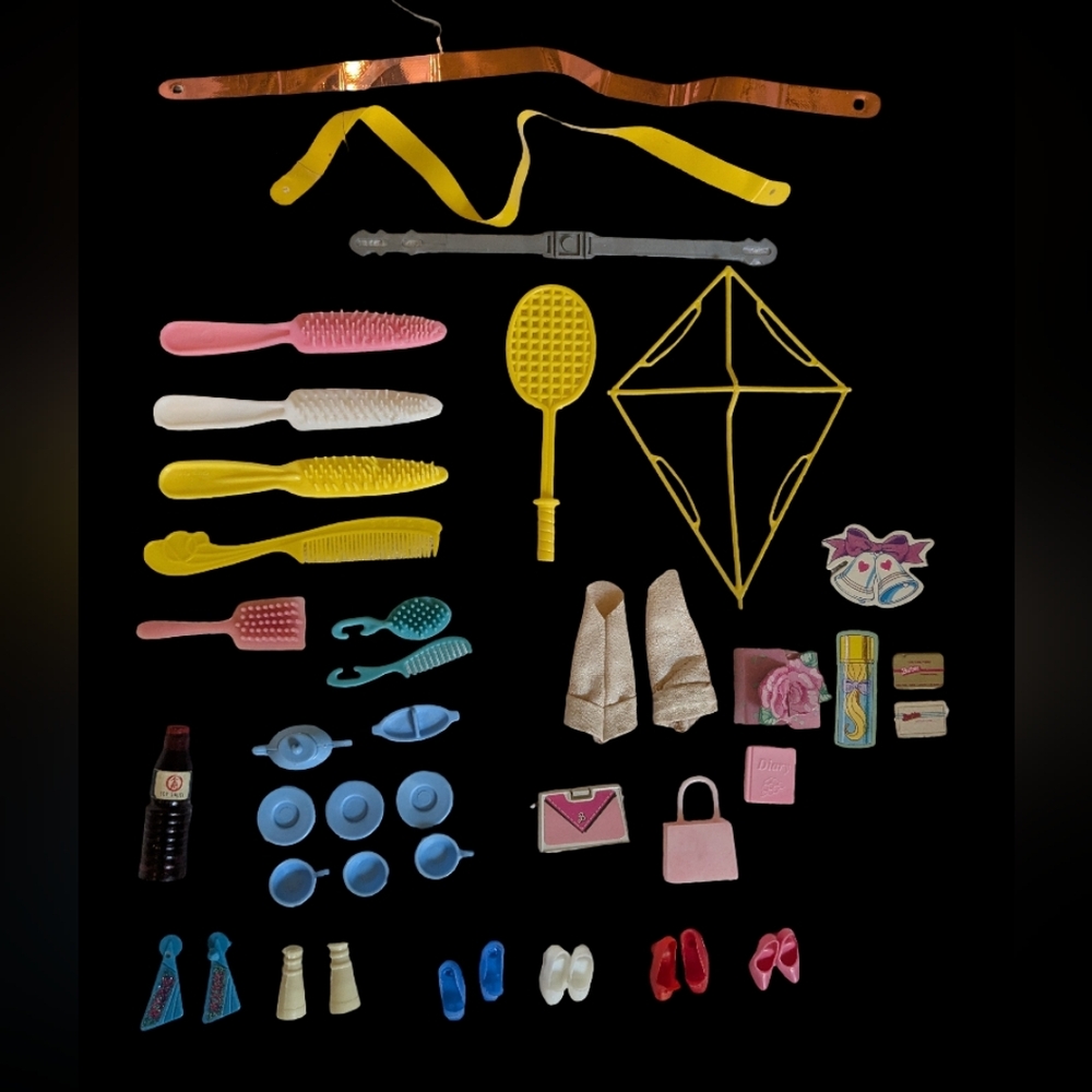 Lot Vintage Barbie Doll Accessories Shoes Brushes Combs Purses Dishes 40+ Pieces